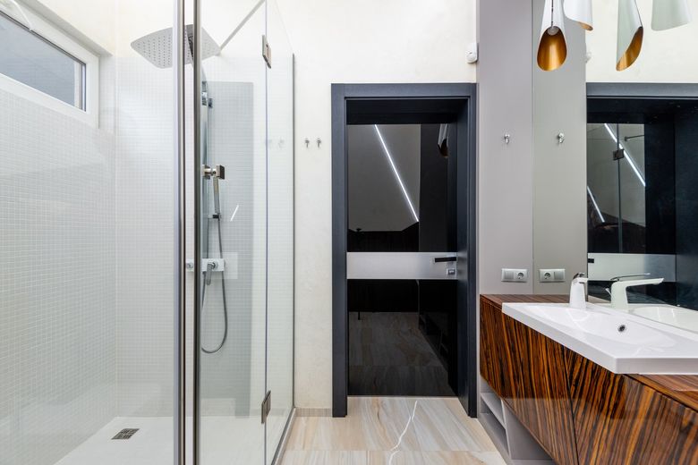 Что такое walk-in душ и почему он уместен в ЖК «Обручева 30»