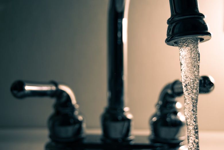 Какие показатели воды из скважины нужно проверять в лаборатории?
